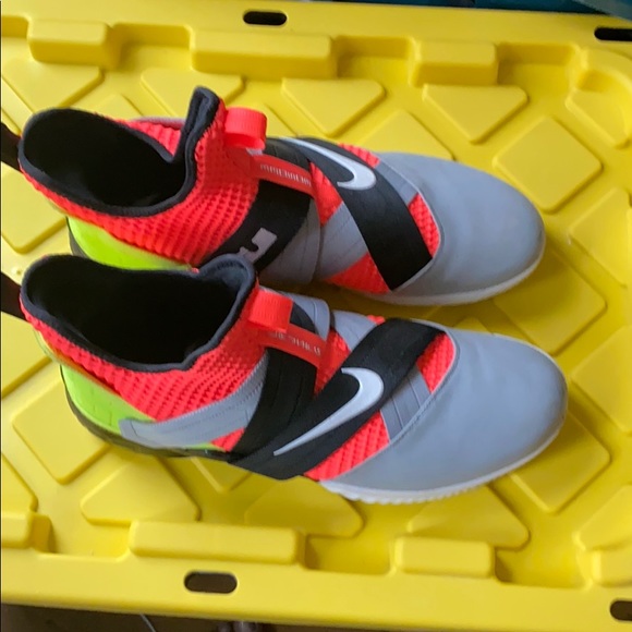 LeBron Soldier XII SFG Size 17 - Picture 3 of 4